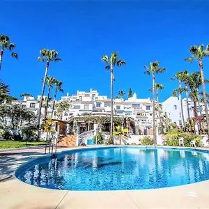 Lovely 2 Bedroom In Oasis De Capistrano, Apartment Nerja